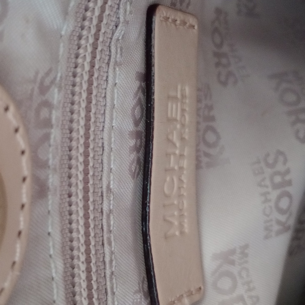Michael Kors Cross Body Bag - Picture 5 of 10